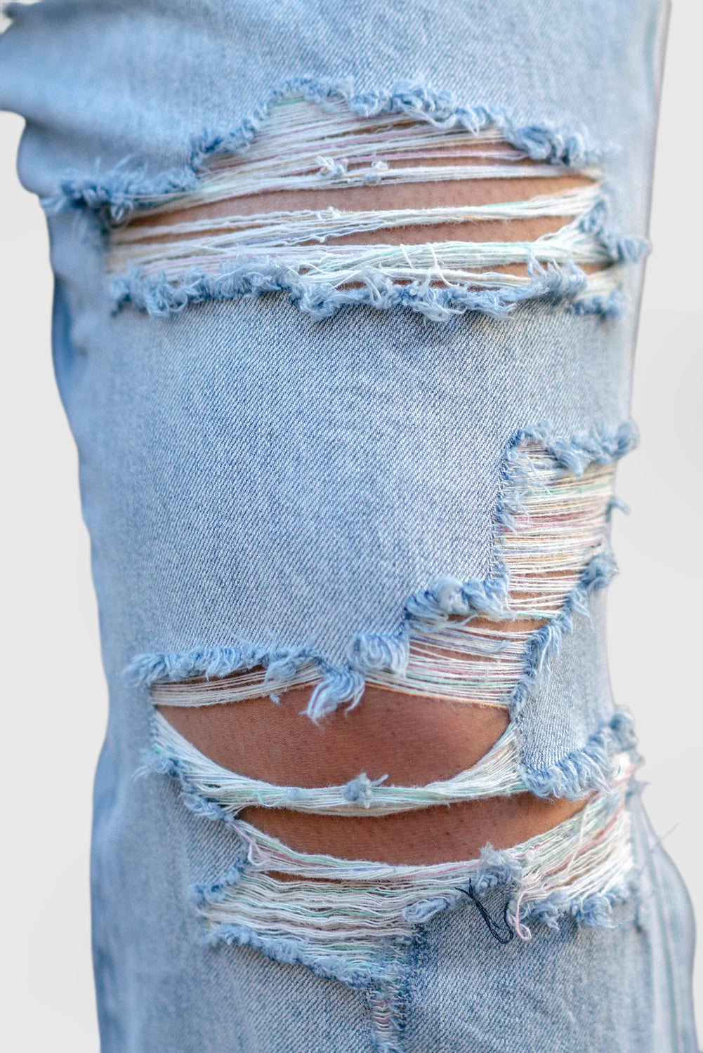 High-Rise 90s-Inspired Distressed Straight-Leg Rigid Denim Jeans