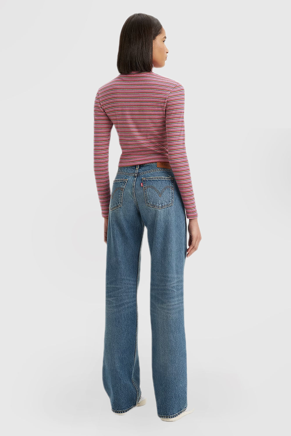 Women's Low-Rise Relaxed Fit Jeans with a Loose