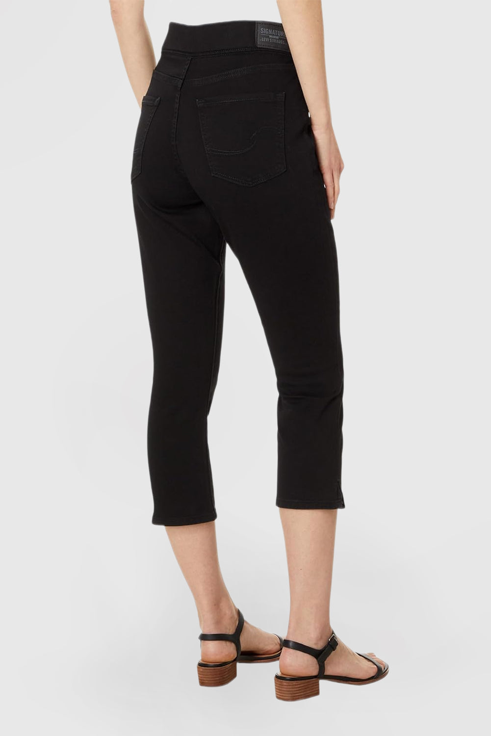 Women's Shaping Pull-On Capri Jeans