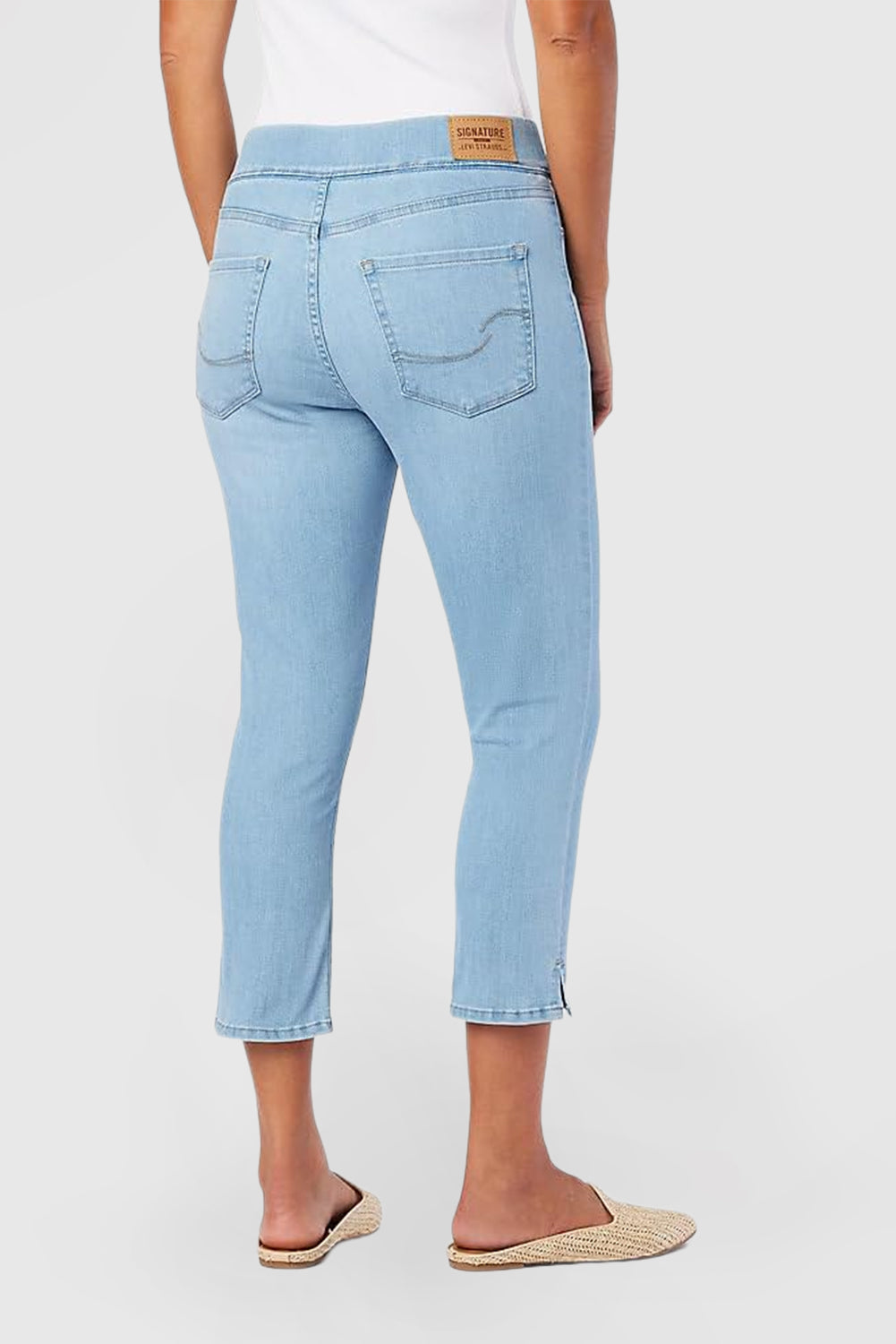 Women's Shaping Pull-On Capri Jeans