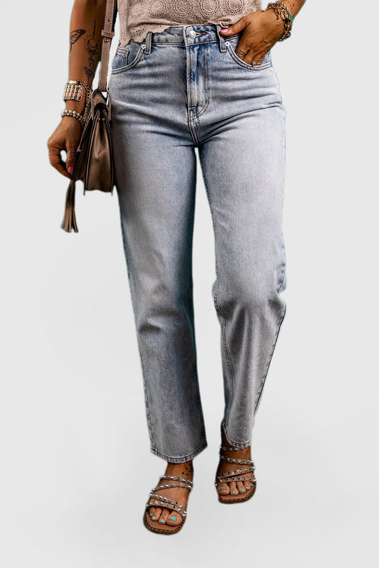 Mid-rise Straight Leg Vintage Fashion Jeans are Comfortable and Durable