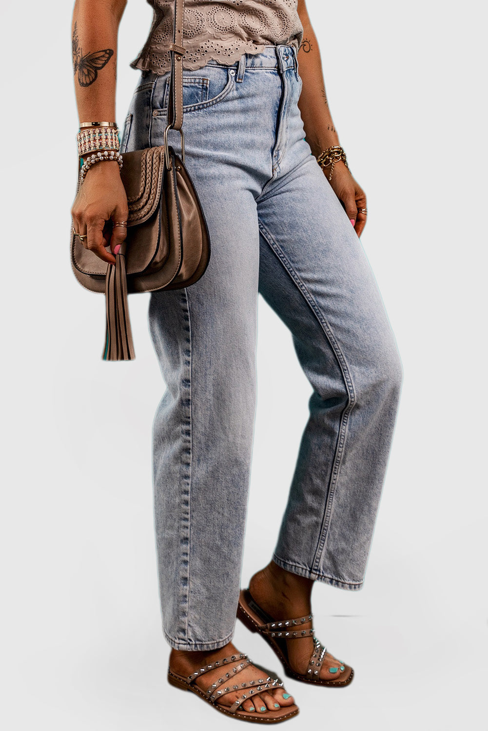 Mid-rise Straight Leg Vintage Fashion Jeans are Comfortable and Durable