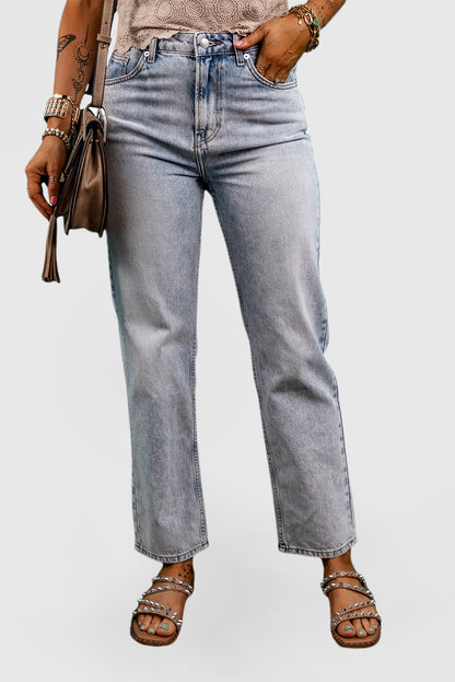 Mid-rise Straight Leg Vintage Fashion Jeans are Comfortable and Durable