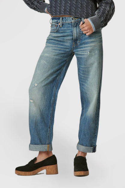 Women's classic mid-rise design comfortable casual jeans