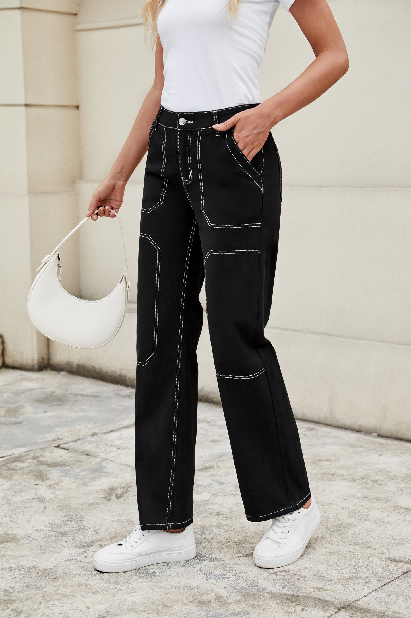 Loose Fit Jeans with Contrast Stitching and Multiple Pockets