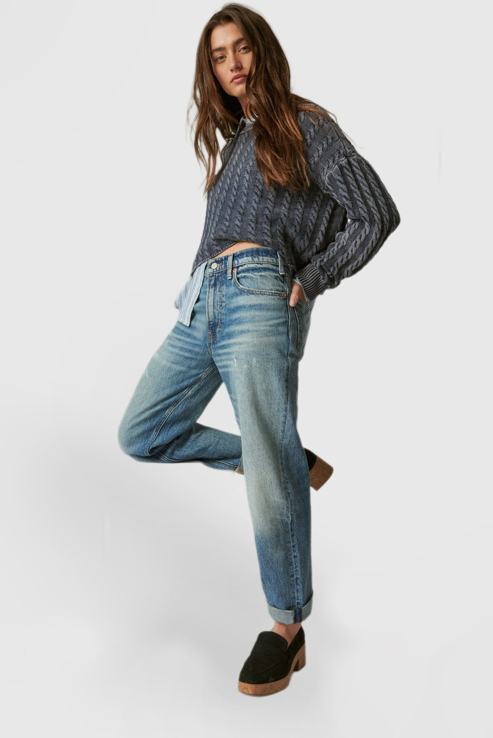 Women's classic mid-rise design comfortable casual jeans
