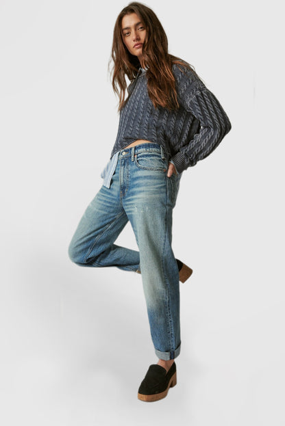 Women's classic mid-rise design comfortable casual jeans