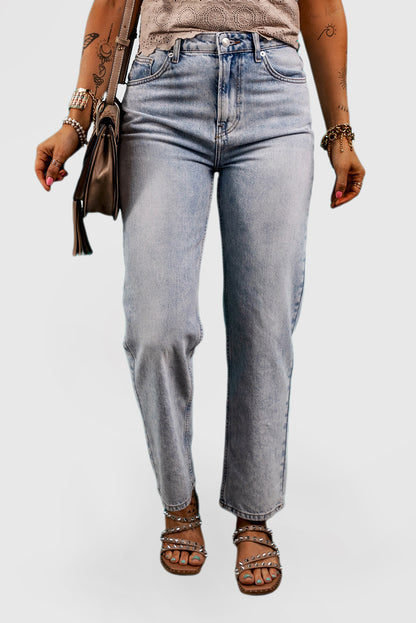 Mid-rise Straight Leg Vintage Fashion Jeans are Comfortable and Durable