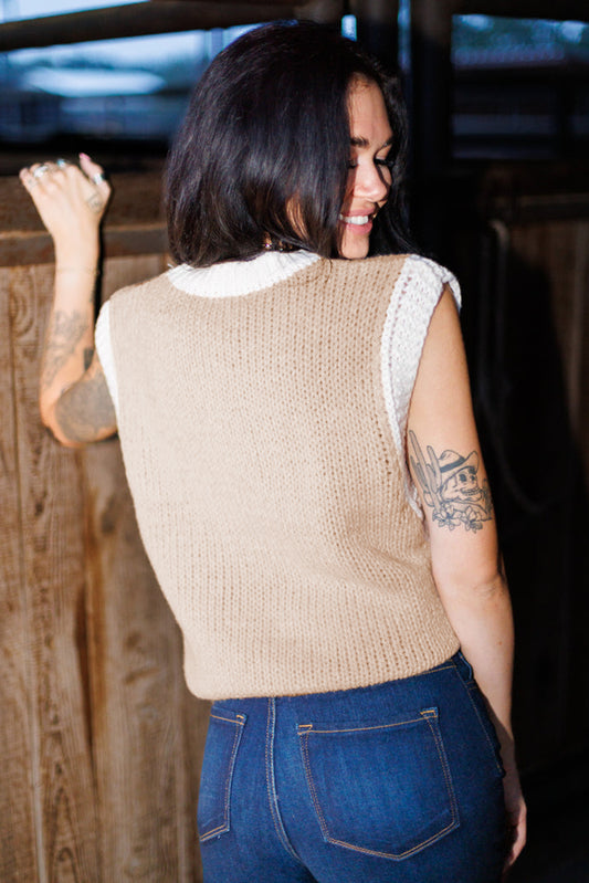Woven Horseshoe Contrast Trim Sweater Vest