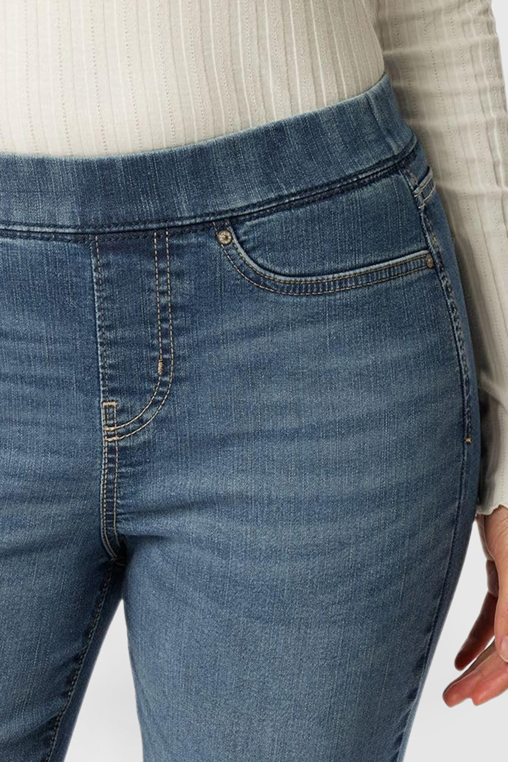 Women's Shaping Pull-On Skinny Jeans