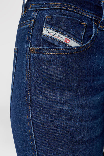 Form-Fitting Skinny Jeans