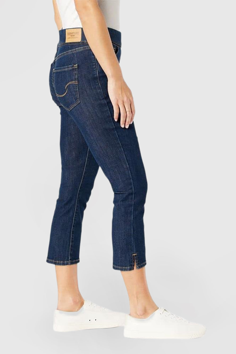 Women's Shaping Pull-On Capri Jeans