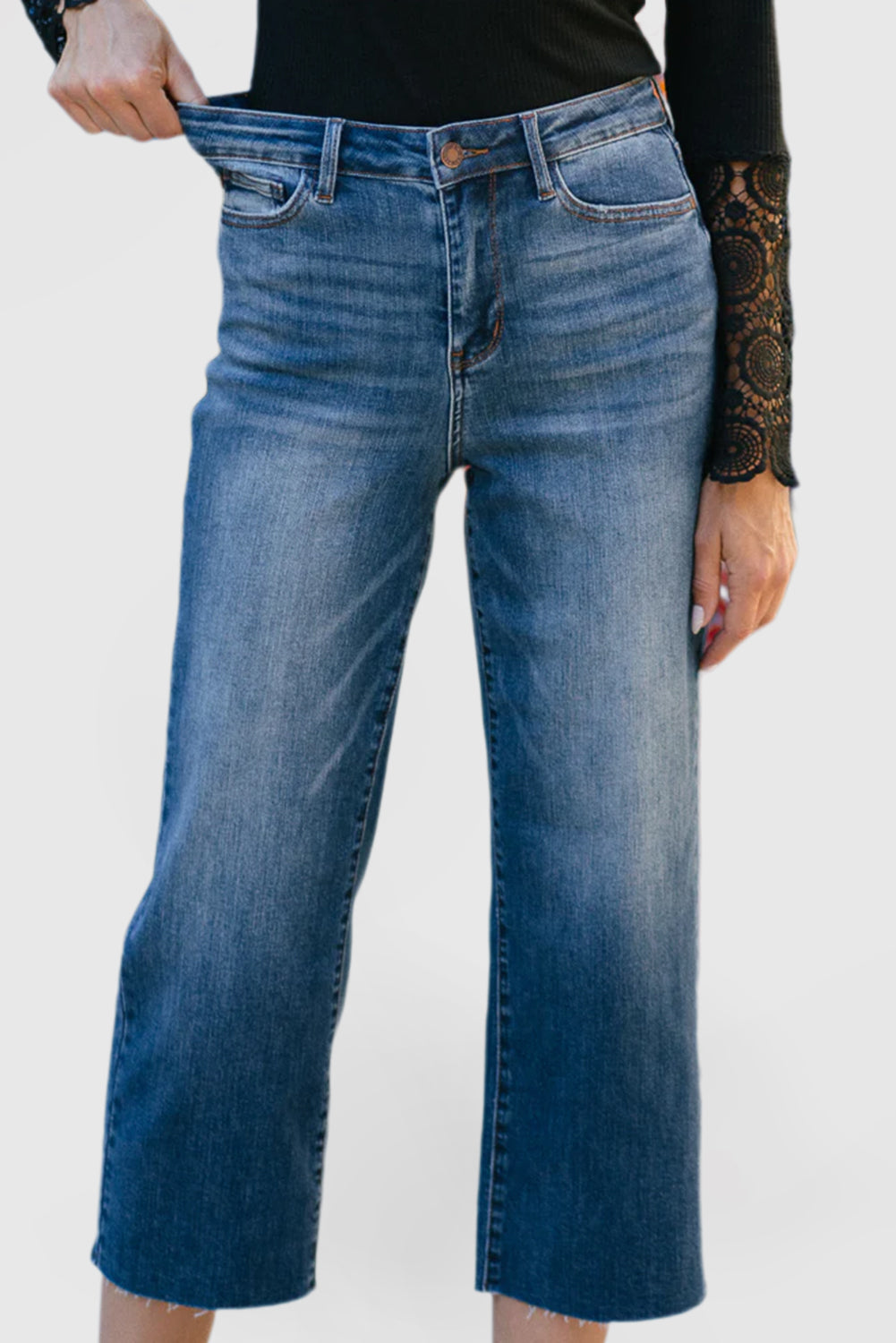 High Rise Classic Cropped Wide Leg Jeans with Back Pockets